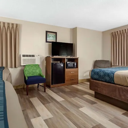 Econo Lodge Hays I-70-2