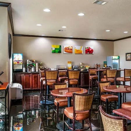 Quality Inn & Suites Slidell-2
