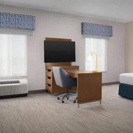 Hampton Inn & Suites Williston-2