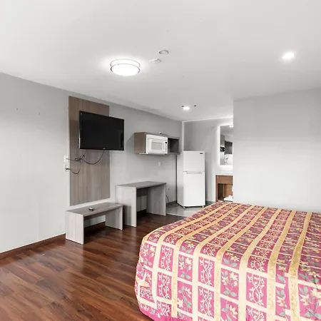 Travel Inn & Suites-3