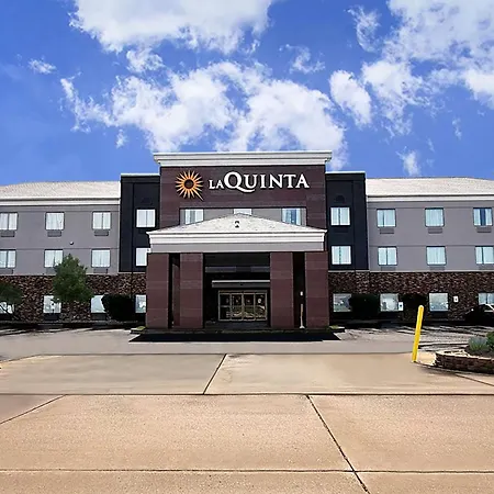 La Quinta Inn & Suits By Wyndham Pontoon Beach Il-2