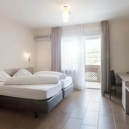 Hotel Weingarten-2