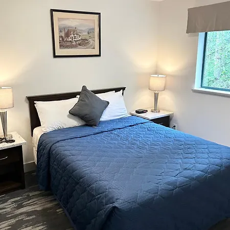 Canadian Inn-3