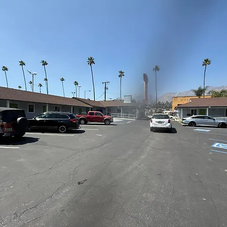 Hi-Way Host Motel-2
