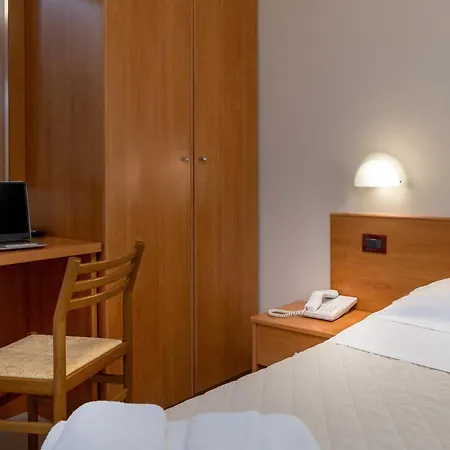 Hotel Pierre NUOVA GESTIONE-3