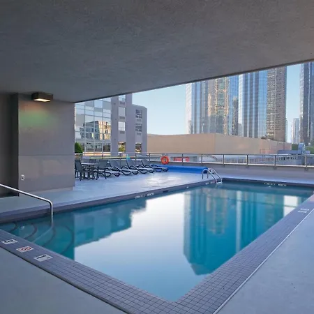 Holiday Inn Express Vancouver-Metrotown-2