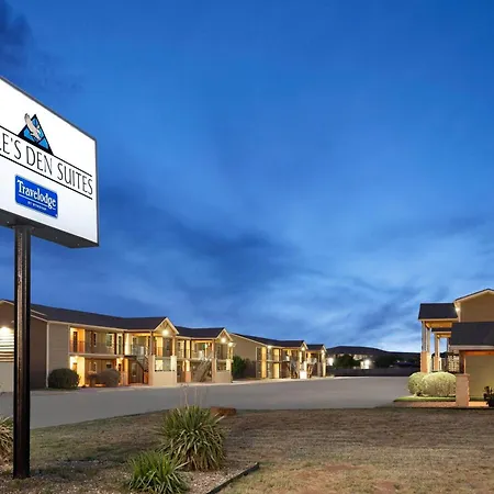 Eagle'S Den Suites Andrews A Travelodge By Wyndham-3
