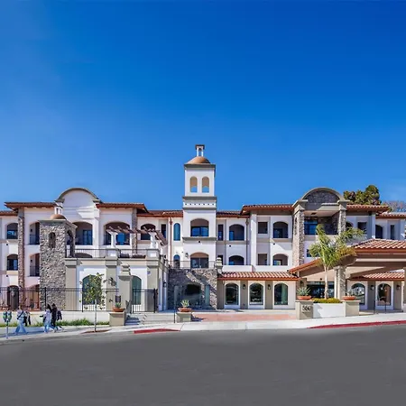 La Quinta Inn & Suites By Wyndham Santa Cruz-2