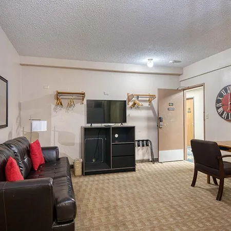 Super 8 By Wyndham Sturgis-3