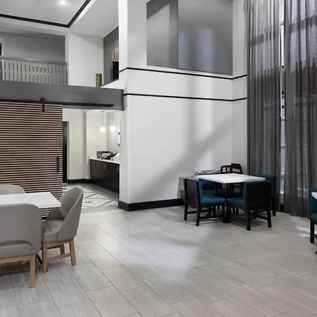 La Quinta Inn & Suites By Wyndham Houston Bush Iah South-2