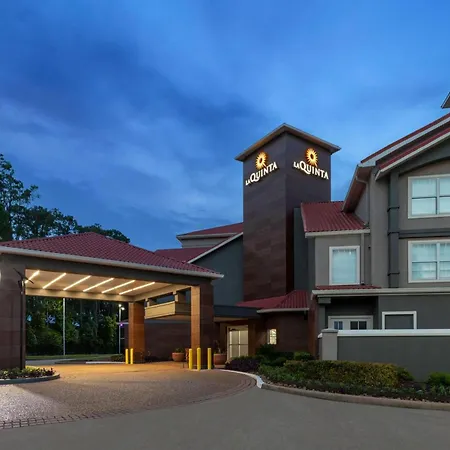 La Quinta Inn & Suites By Wyndham Houston Bush Iah South-3
