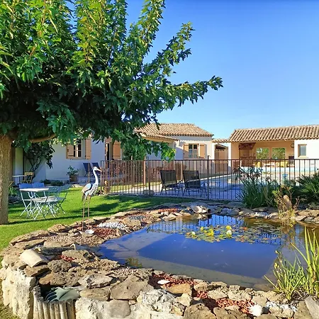 17 juillet Faré Tchanqué cuisine d'été PRIVATIVE clim piscine parking wifi gratuits-2