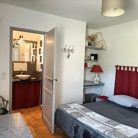 17 juillet Faré Tchanqué cuisine d'été PRIVATIVE clim piscine parking wifi gratuits-3