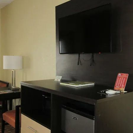 Quality Inn & Suites Benton Harbor - St Joseph-3