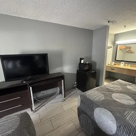 Budget Inn Sanford International Airport-3