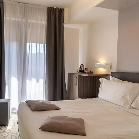 Hotel Desiree By Double Hospitality-3