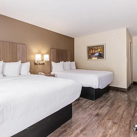 Econo Lodge Cherokee Near Island Park-3