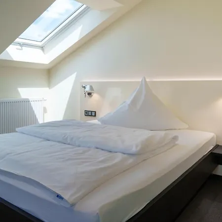 Hotel am Berg Esslingen-3