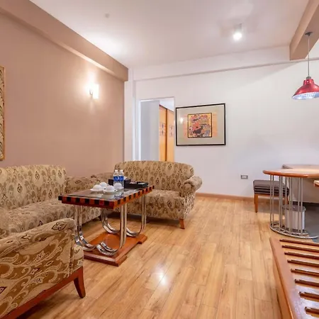 Golden Sunshine Villa Hotel And Travel-3