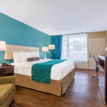 Howard Johnson By Wyndham Lakeland-2