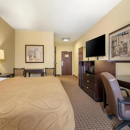 Best Western Bastrop Pines Inn-2