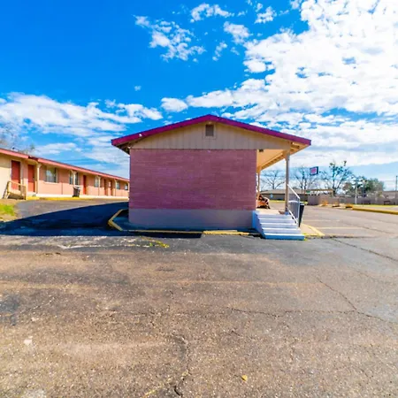Capital O Hotel Beeville - Us 181-2