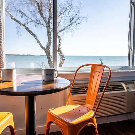 Beachfront Inn-2