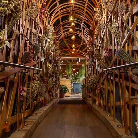 Treehouse Hotel London-2