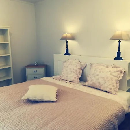 Skindles Guesthouse-3