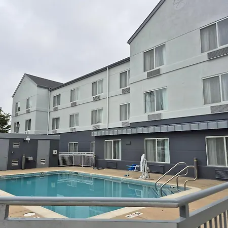 Spark By Hilton Lancaster-3