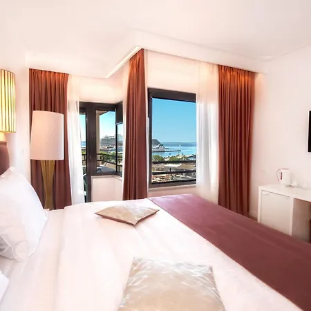 Hotel Luxe-3