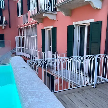 Hotel Alla Riviera Lake View-3