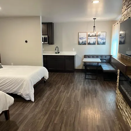 Spruce Lodge-2