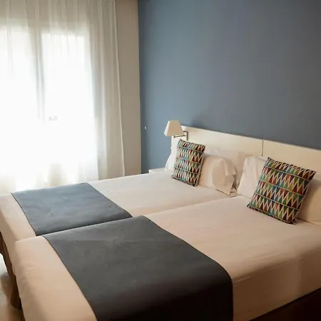 Aparthotel Los Girasoles-3