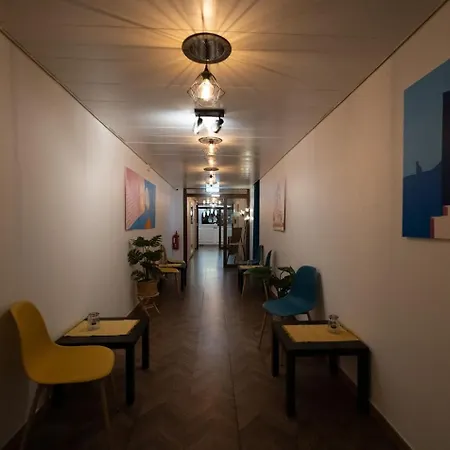 Hotel Les Arcades-3