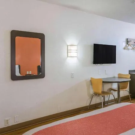 Motel 6-Dothan, Al-3