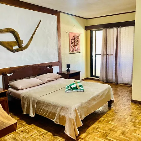 Tiptop Hotel, Resto And Delishop-2