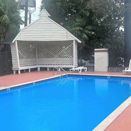 Days Inn By Wyndham Denham Springs-Baton Rouge East-2