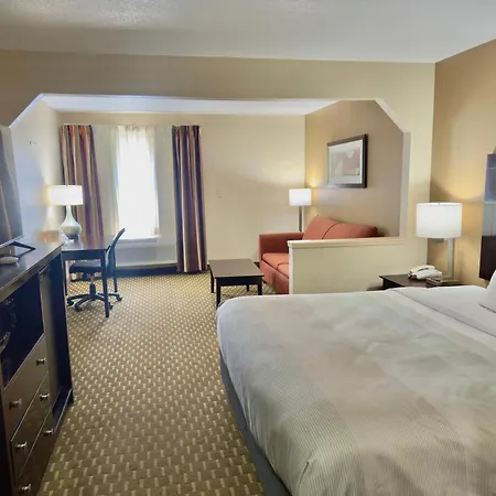 Quality Inn & Suites Pine Bluff-3