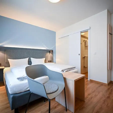 Hotel Mainblick Garni-3