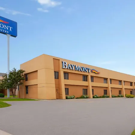 Baymont By Wyndham Green Bay-2