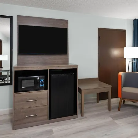 Wingate By Wyndham Sheboygan-3