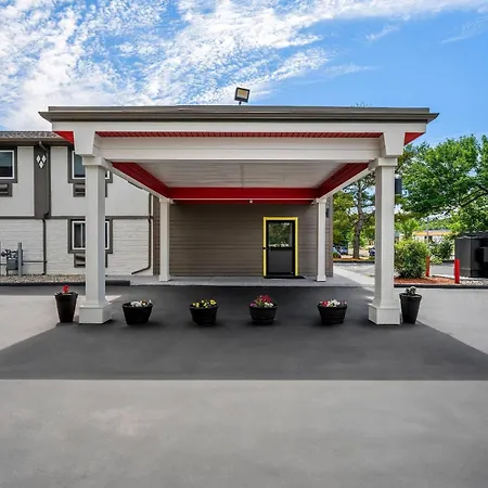 Super 8 By Wyndham Lewiston Auburn Area-2