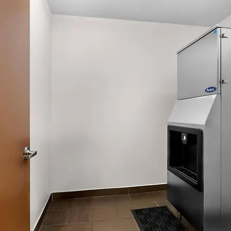 Comfort Suites Clovis - Fresno-3