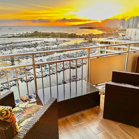 Waikiki Beach Experience! Luxury Oceanview Suite!-2