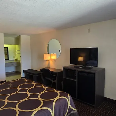 Super 8 By Wyndham Seguin-3