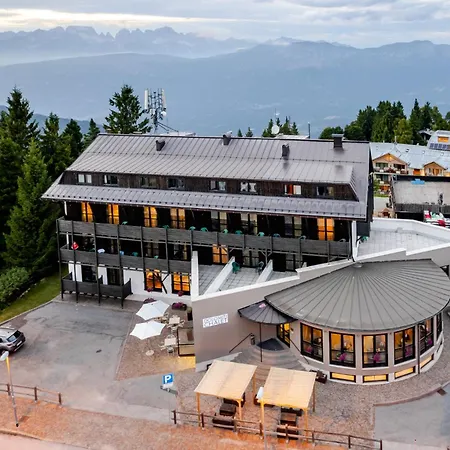 Hotel Dolomiti Chalet-2
