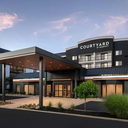 Courtyard Cleveland Beachwood-3