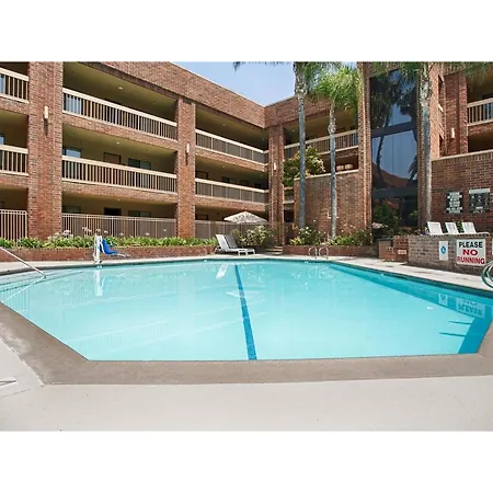 Best Western Plus Meridian Inn & Suites, Anaheim-Orange-2
