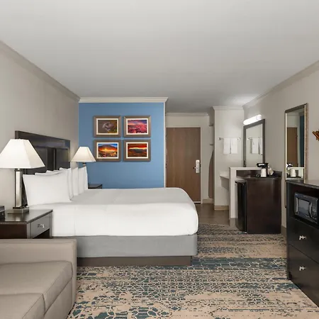 La Quinta By Wyndham Moab-2